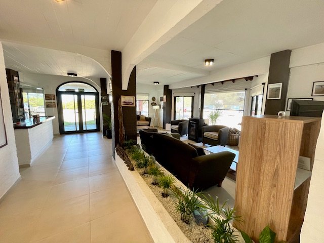 Lobby del apart hotel en Costa del Este